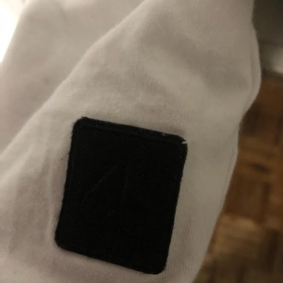 AUTHENTIC  UNISEX LIMITED EDITION MOOSE KNUCKLES WHITE CANADA TORONTO T-SHIRT - Picture 5 of 5